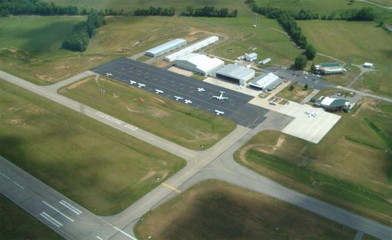 戈登·K. 布什newbb电子平台机场和学术中心在奥尔巴尼，俄亥俄州